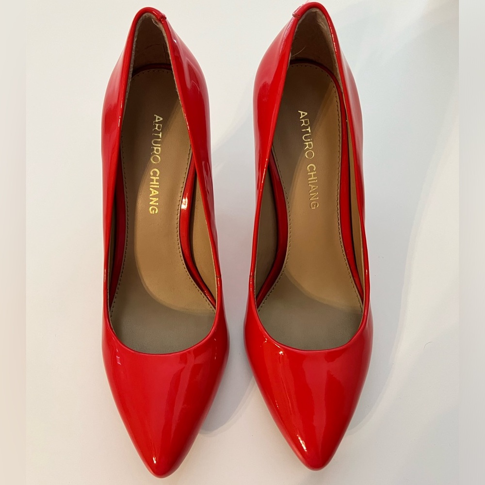Arturo Chiang Coral Patent Leather Pumps